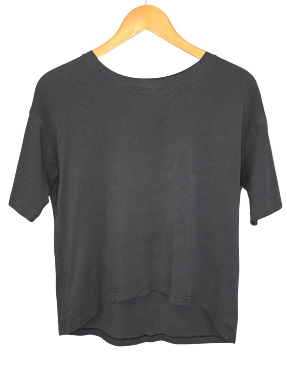 Lululemon Black Soft Relaxed Tee Curved High Low Hem Cropped Front